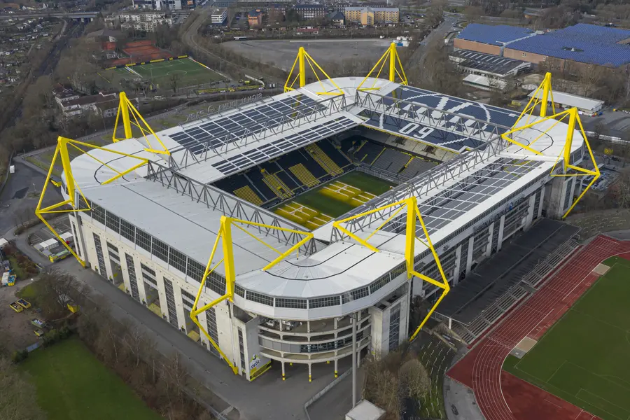 Fußballstadion (Signal Iduna Park)