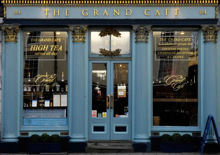 Foto. The Grand Cafe - gilt als der erste Coffeeshop in England.
